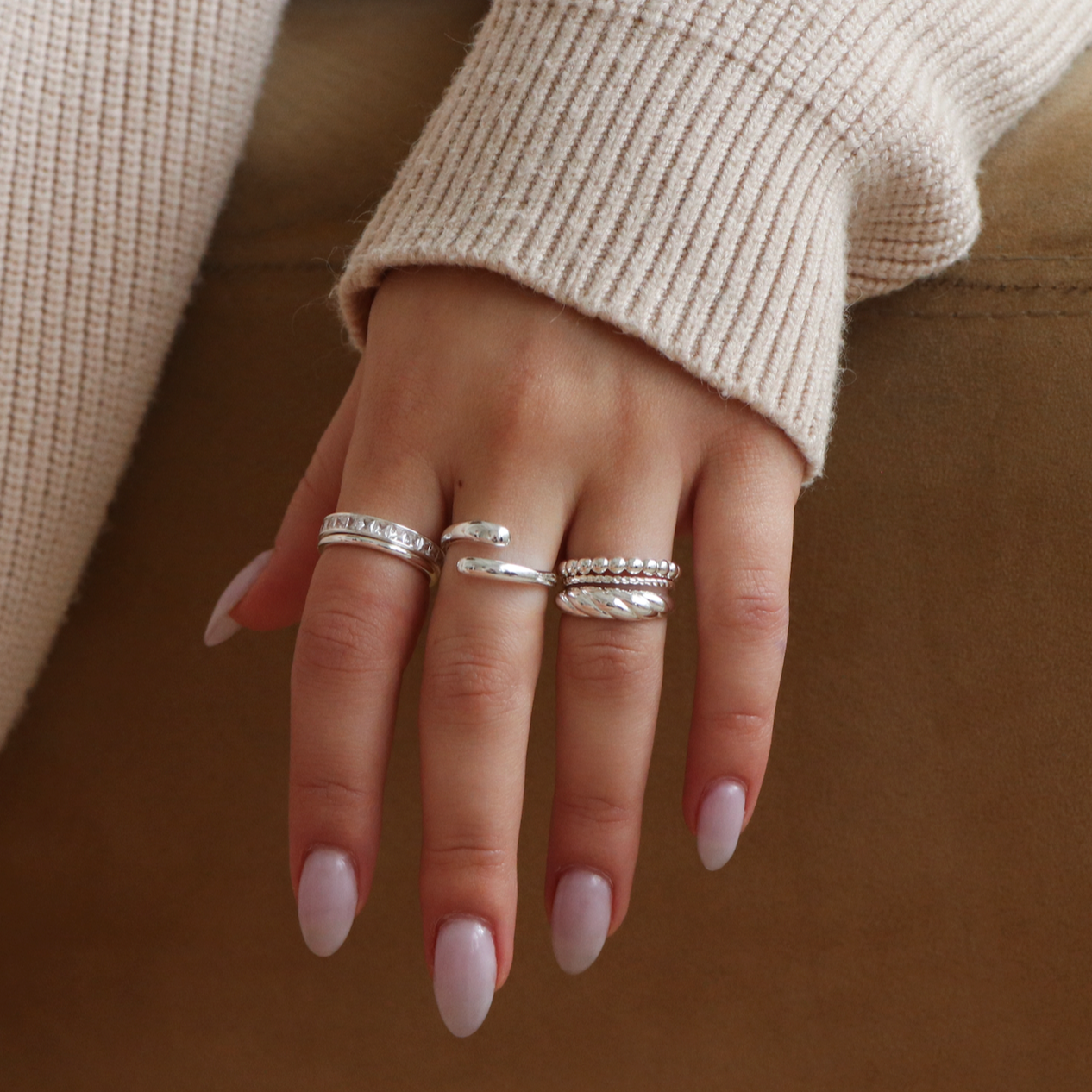 #צבע_פלדת אל-חלד בגוון כסף - עמיד במים